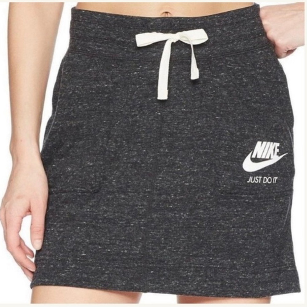 Nike dark grey tennis skirt
